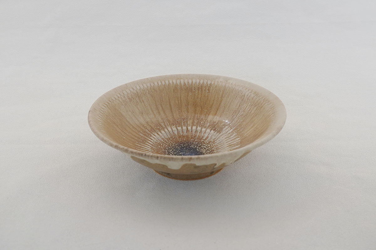 001 アンバー鎬　6寸鉢