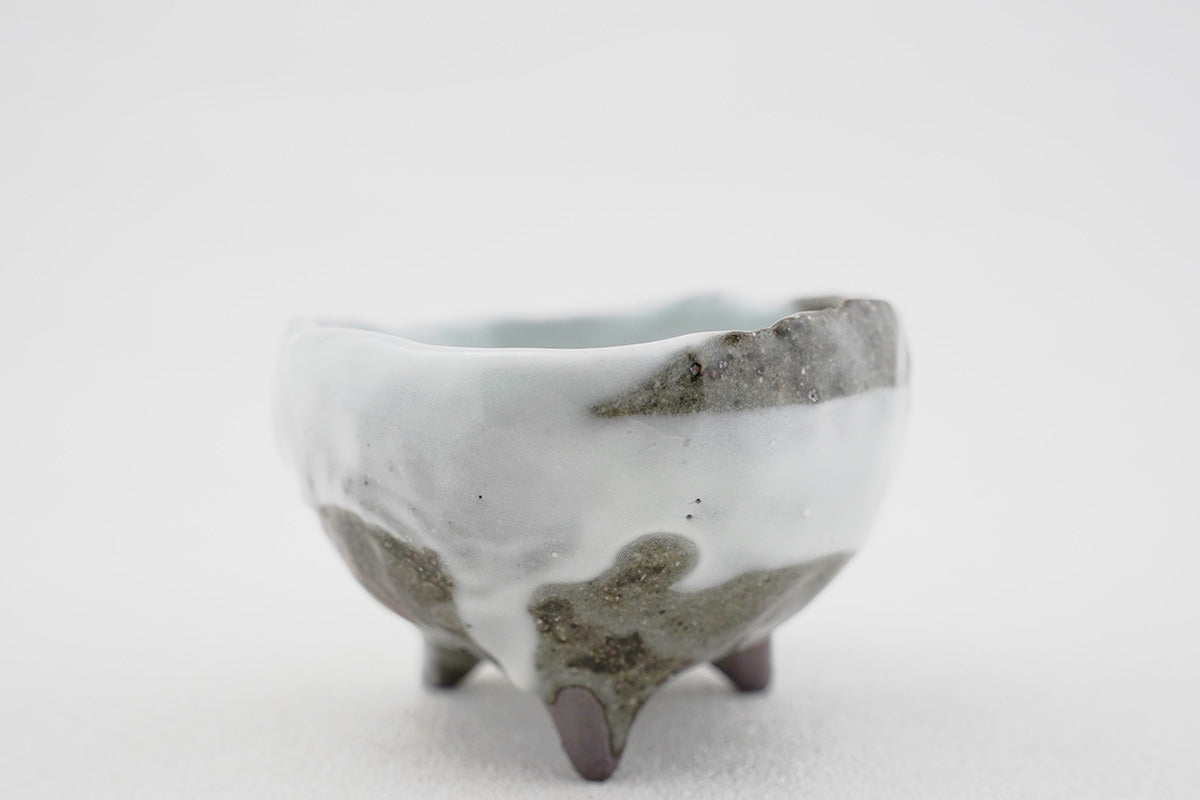 002 三つ足小鉢