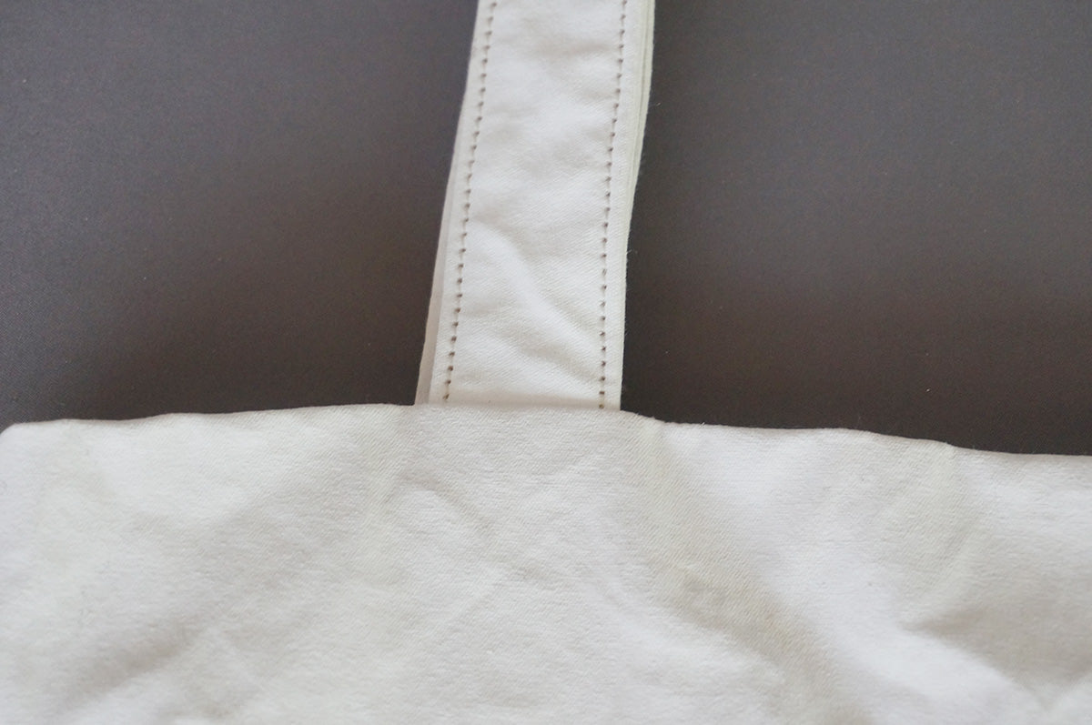 002 草木染めdrawing tote/白