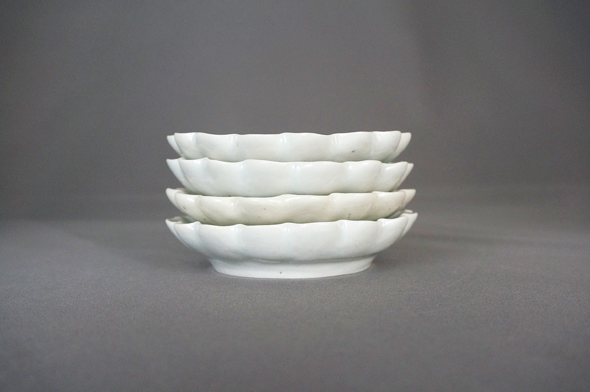 004 青白磁小皿 1