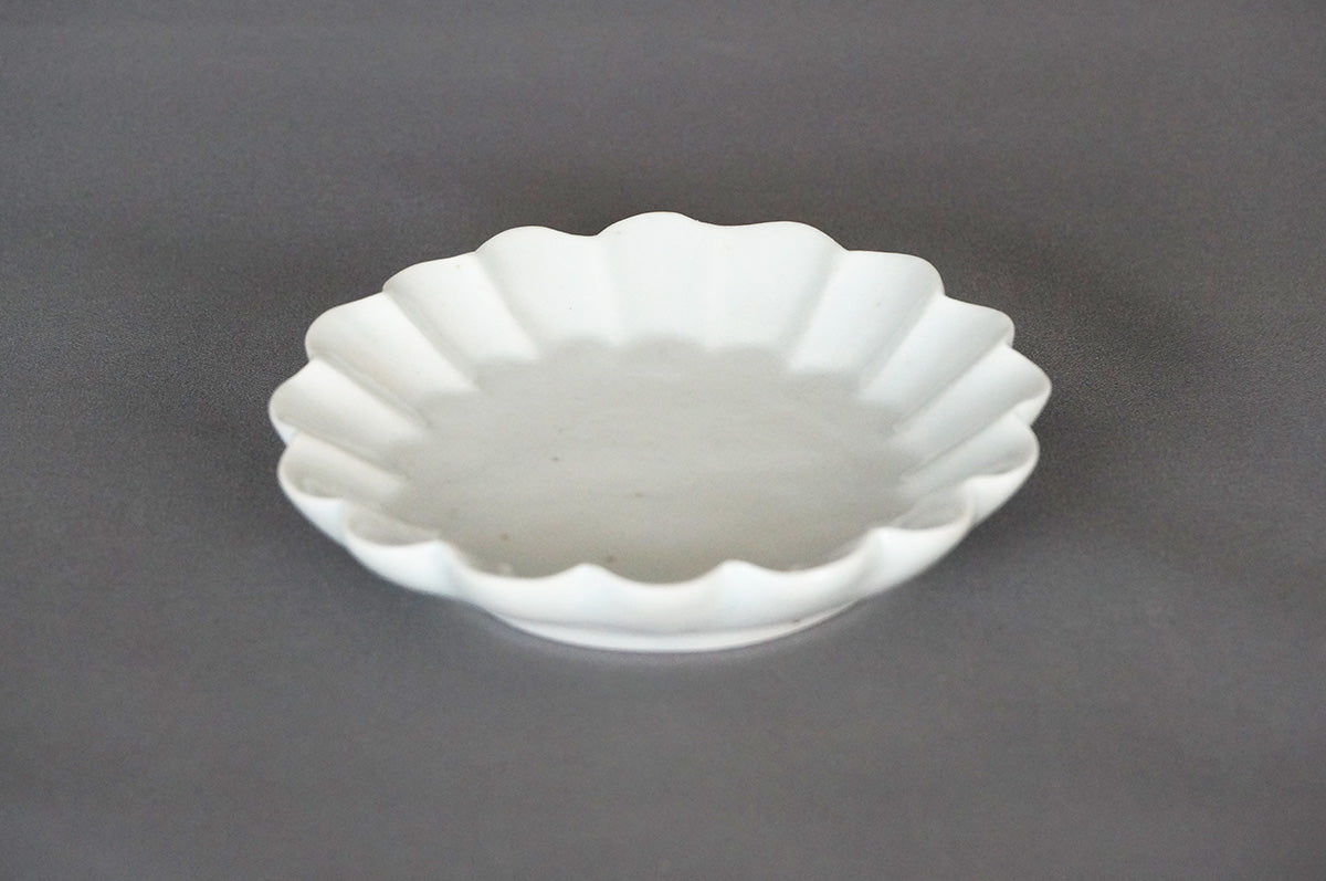 004 青白磁小皿 1