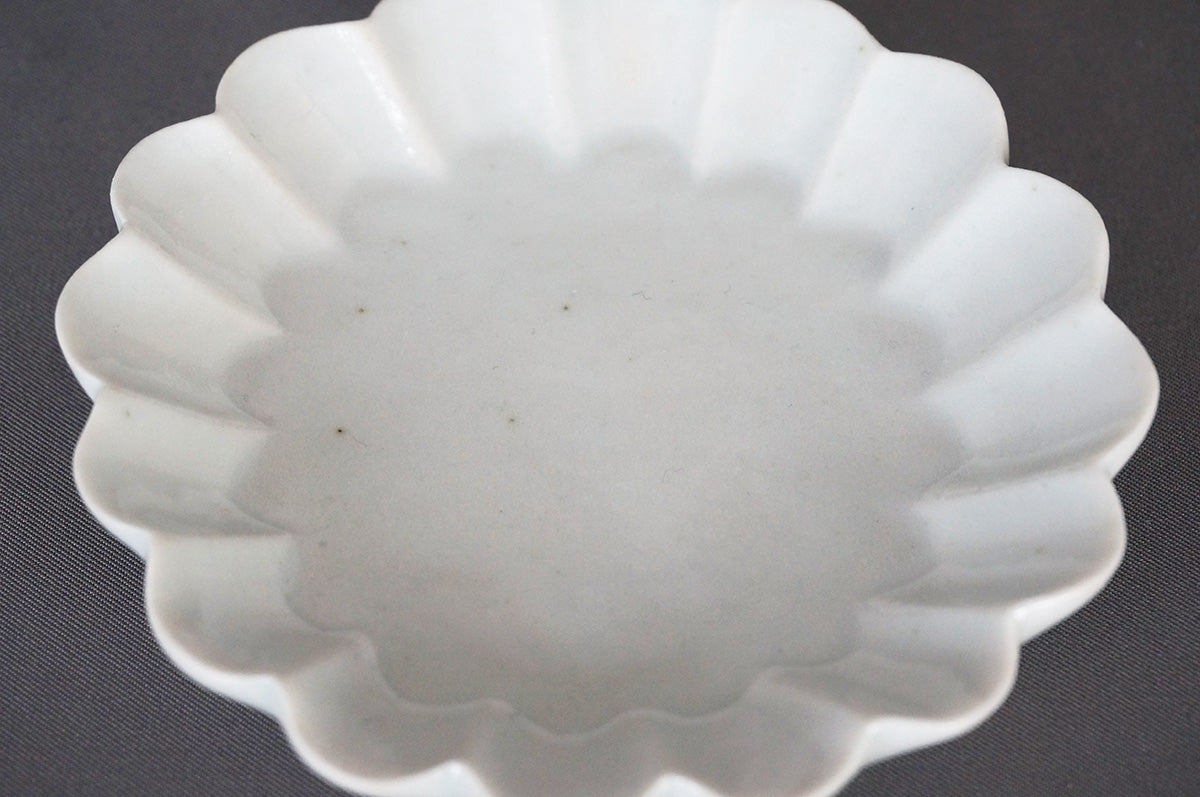 004 青白磁小皿 1