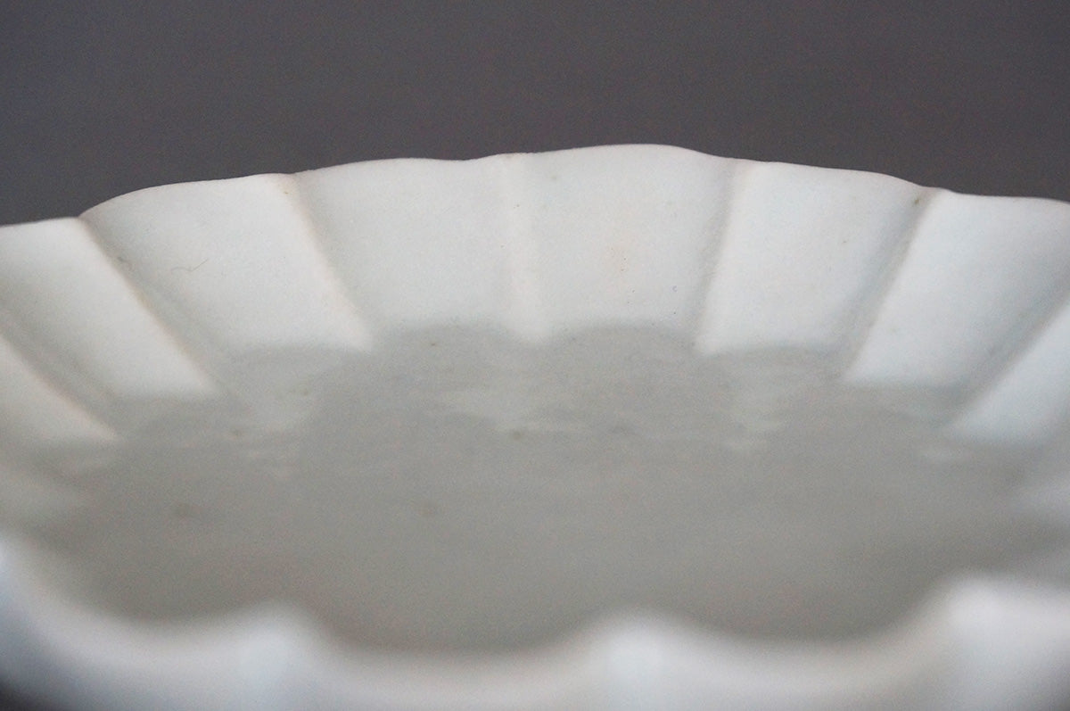 004 青白磁小皿 1