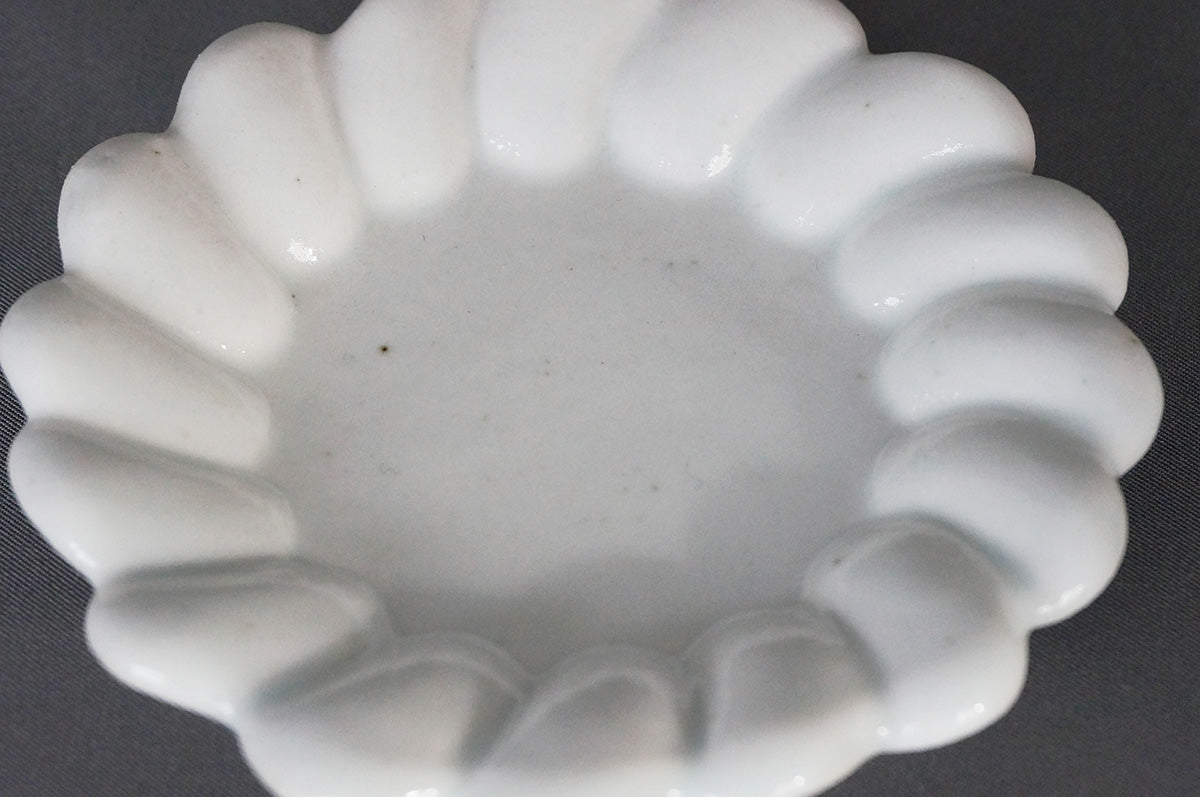 004 青白磁小皿 2