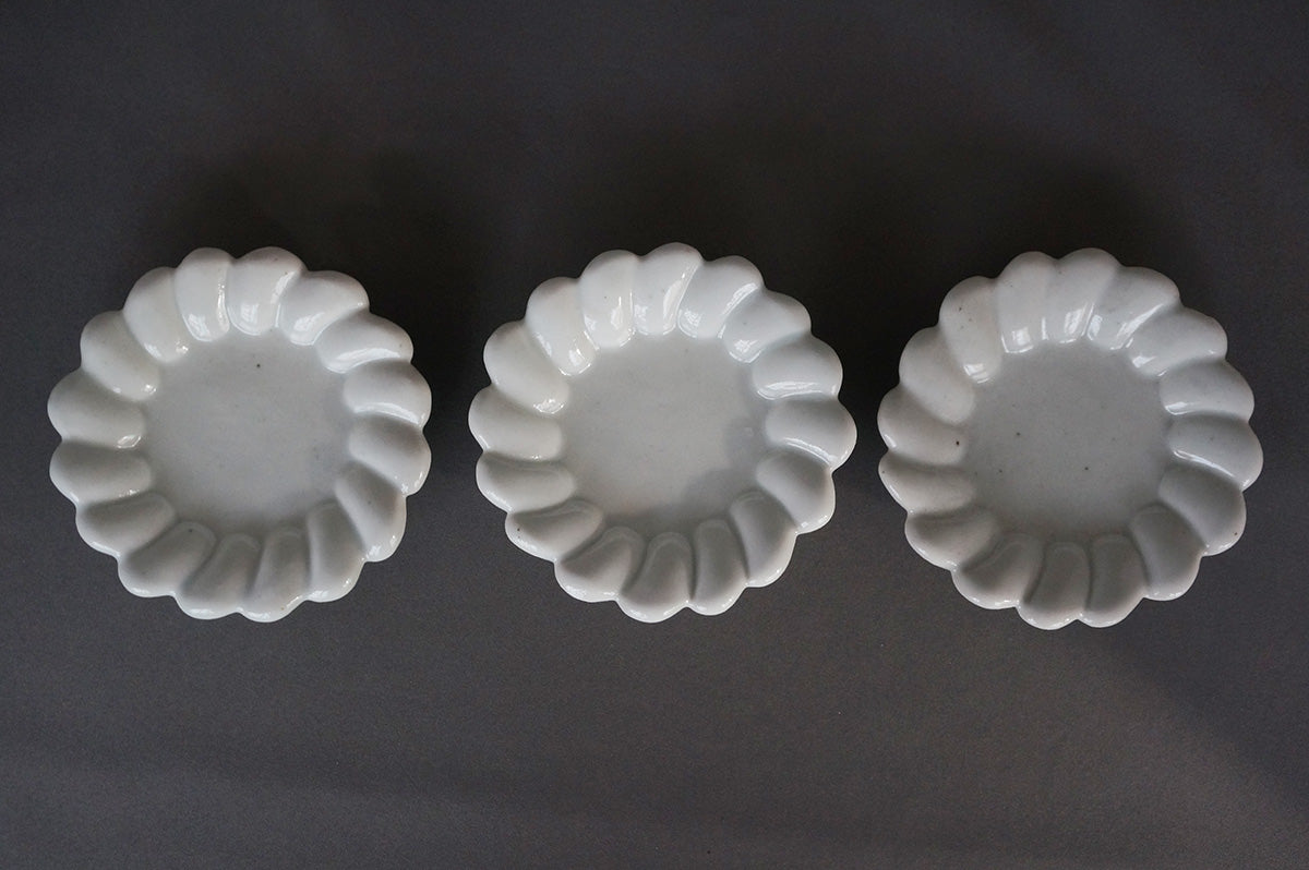 004 青白磁小皿 2