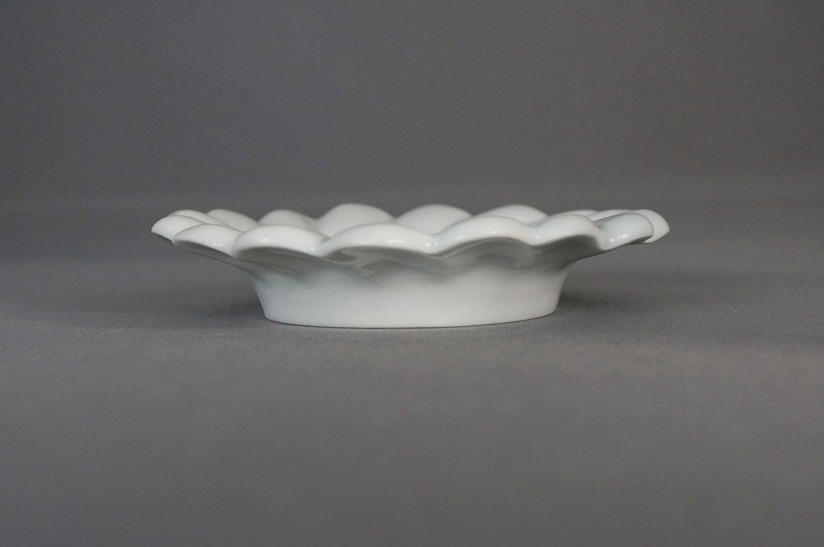 004 青白磁小皿 2