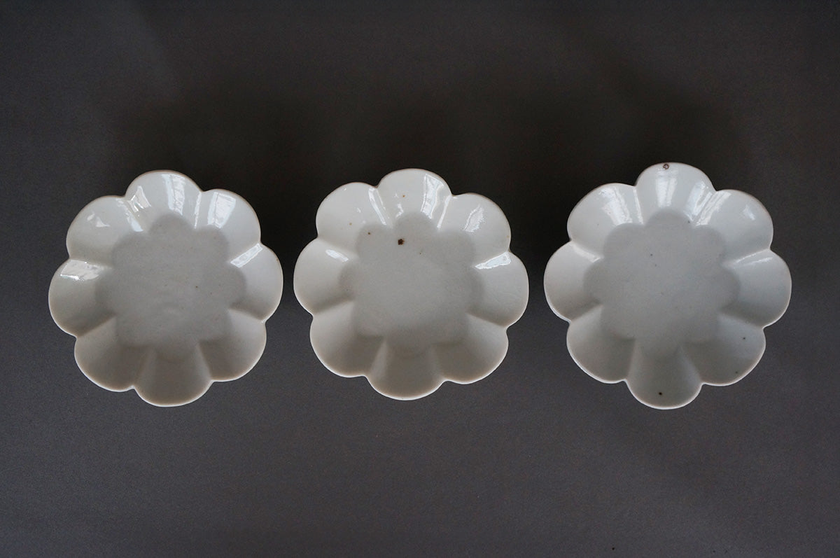 004 青白磁小皿 3