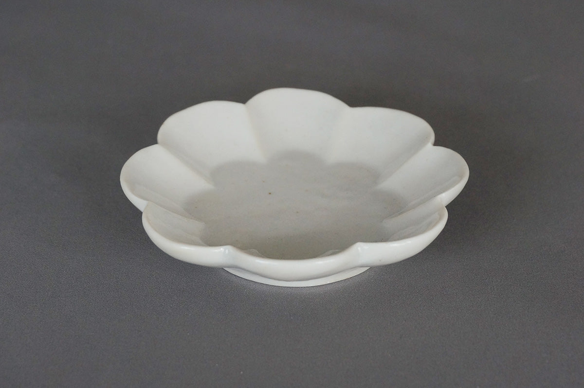 004 青白磁小皿 3