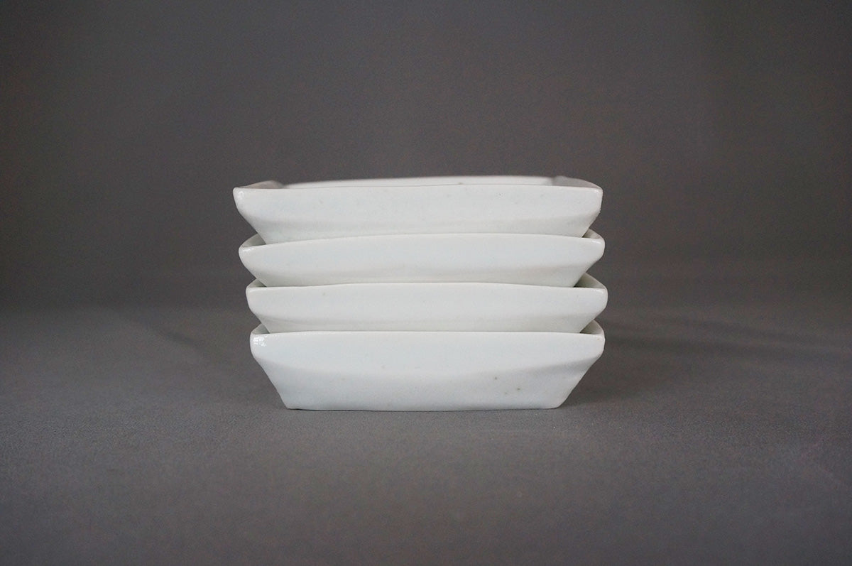 004 青白磁小皿 7