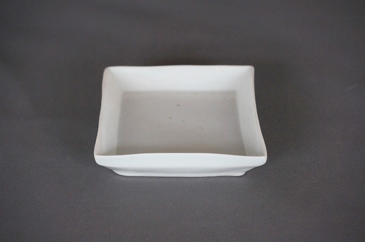 004 青白磁小皿 7