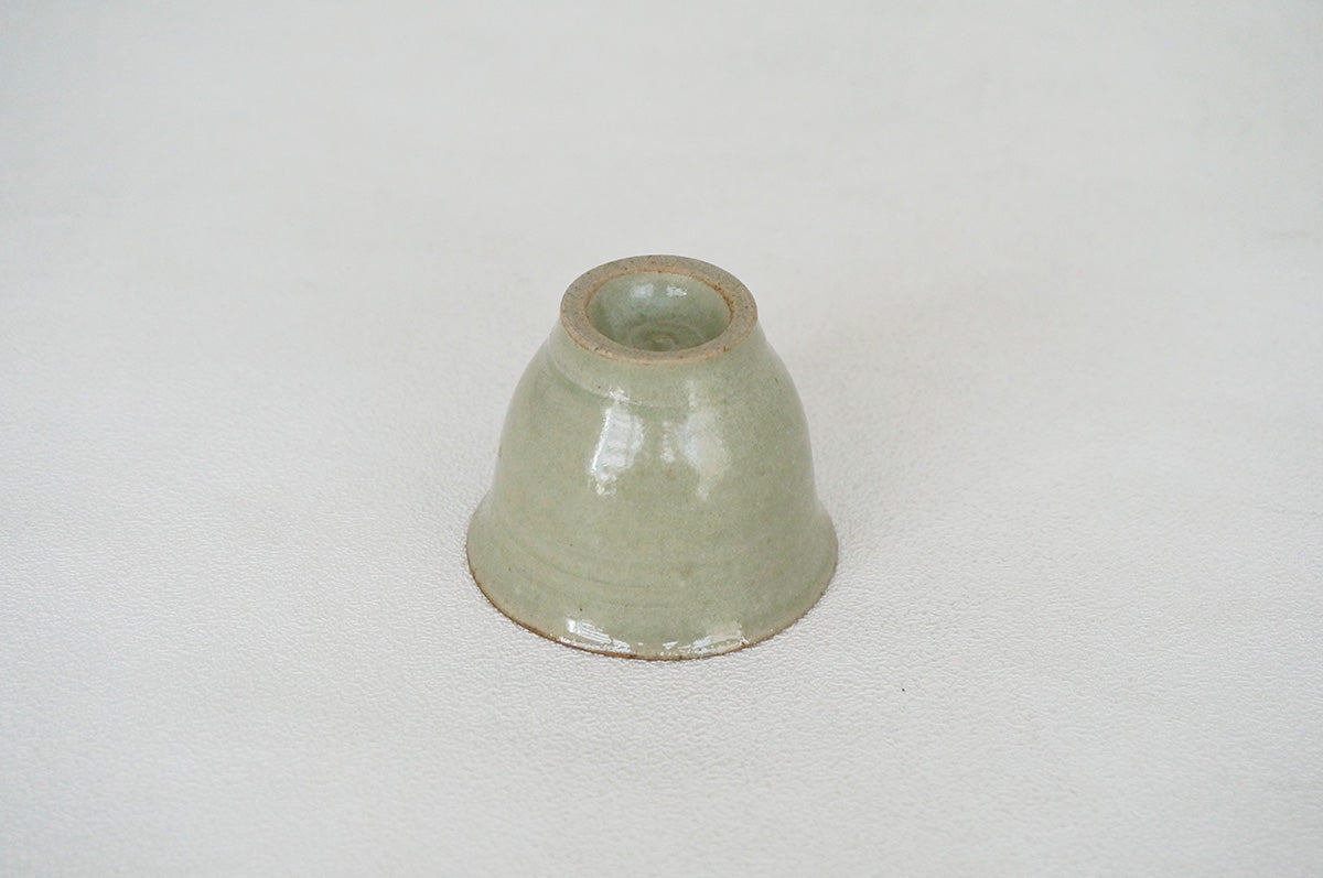 048 淡緑茶杯旧作