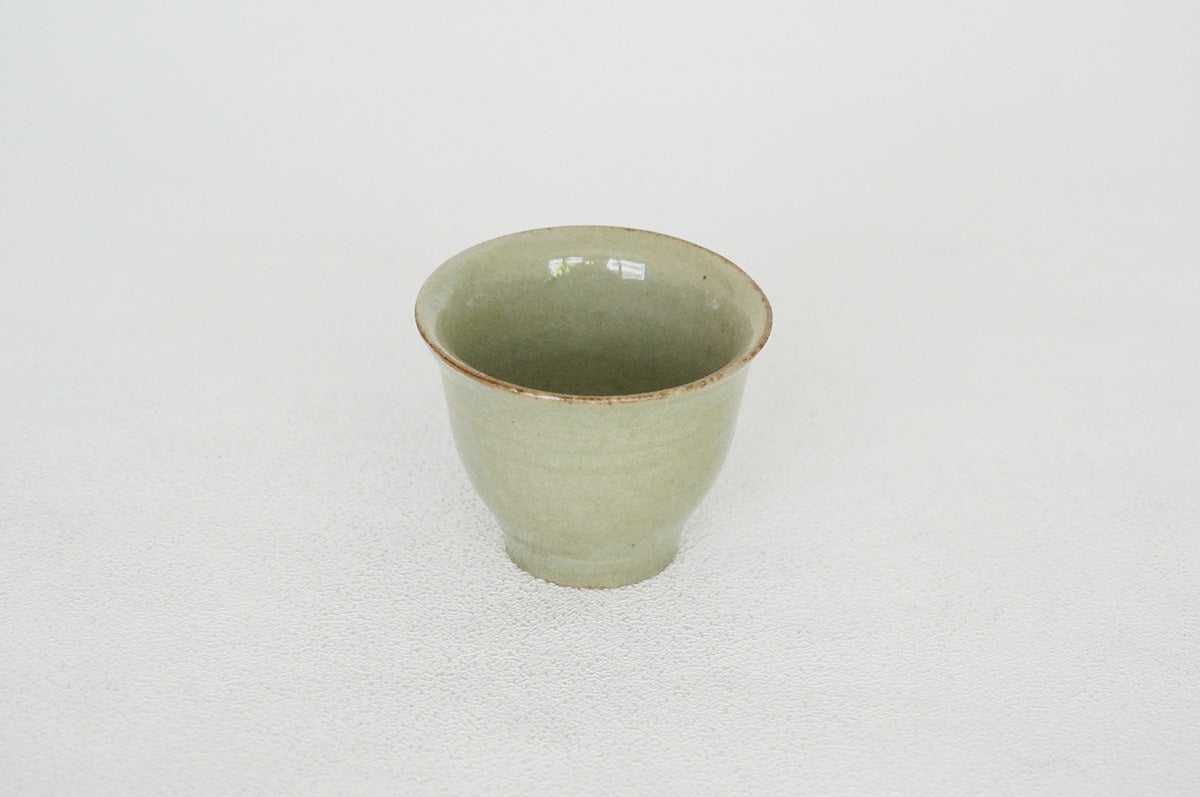 048 淡緑茶杯旧作
