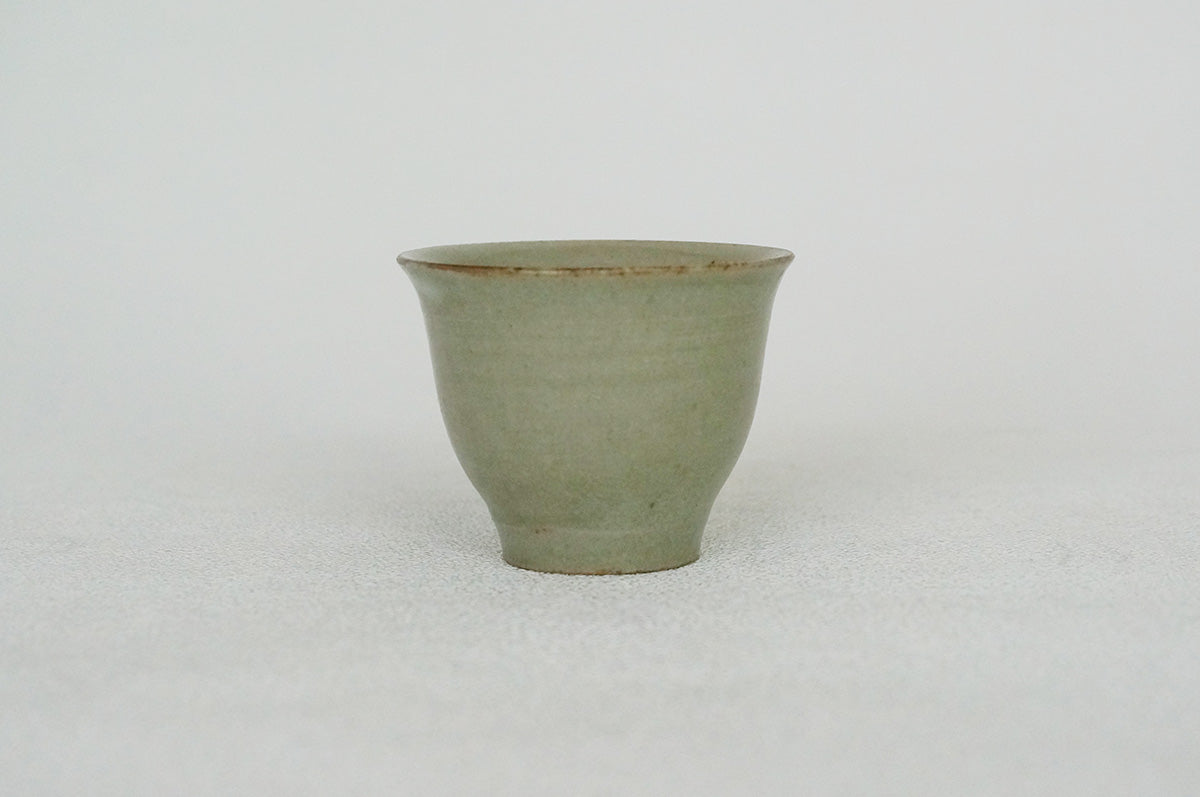 048 淡緑茶杯旧作