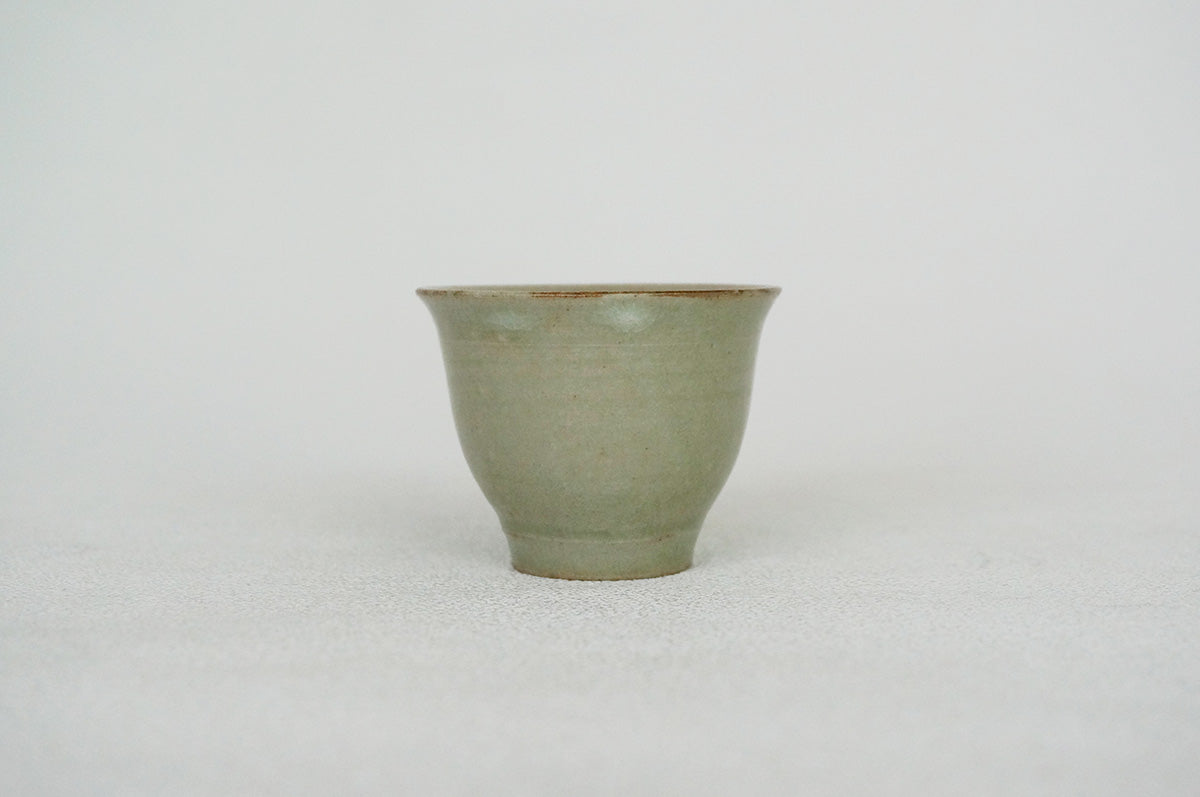 048 淡緑茶杯旧作