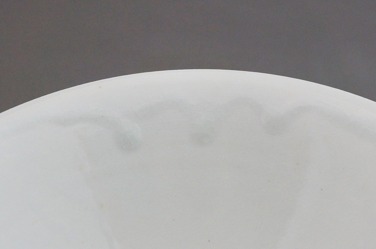 007 青白磁三ッ輪花パスタ鉢 (6寸) 目跡あり