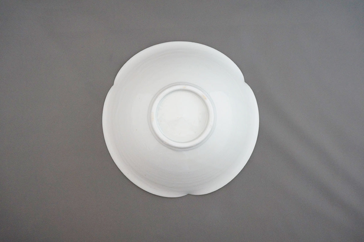 007 青白磁三ッ輪花パスタ鉢 (6寸) 目跡あり