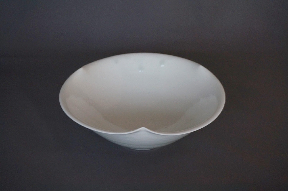 007 青白磁三ッ輪花パスタ鉢 (6寸)