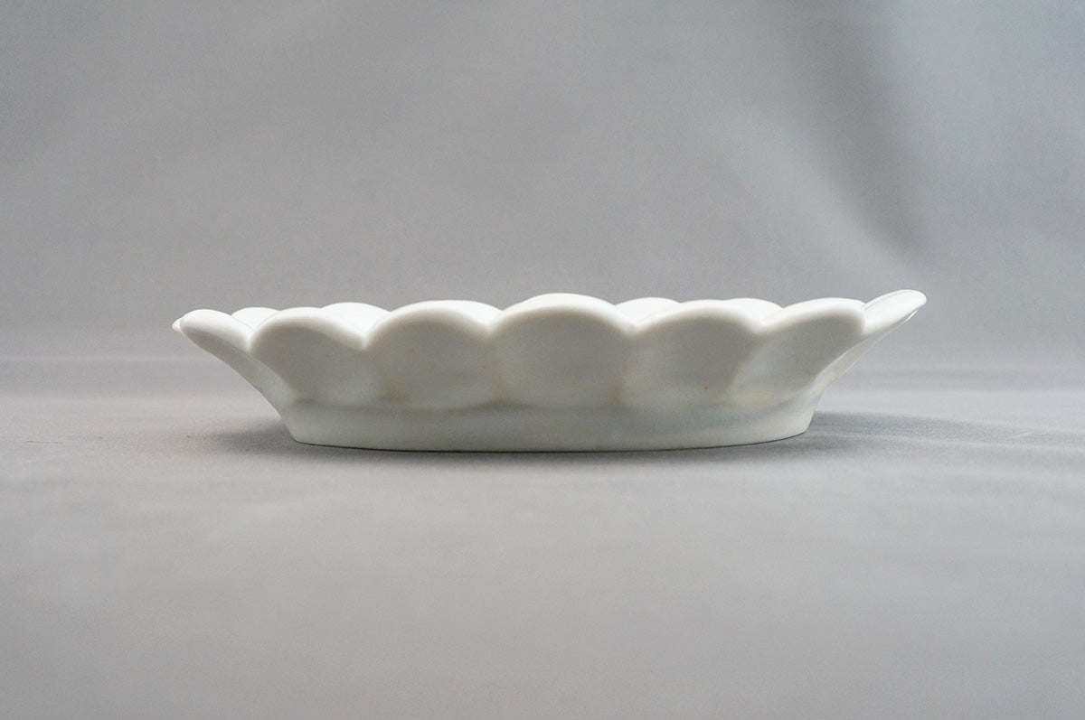 008 青白磁丸輪花オーバル(M)