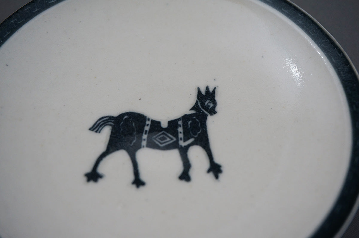 004 リム狭3寸皿　馬