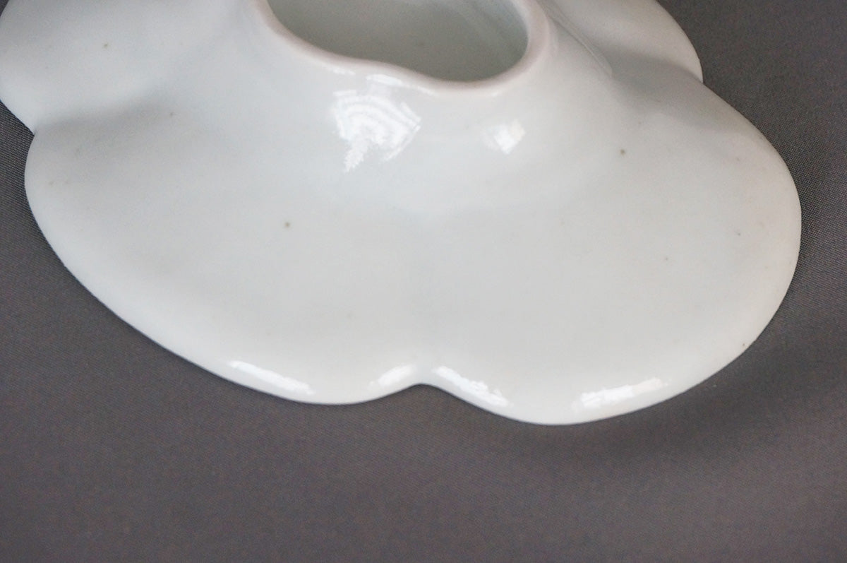 010 青白磁木瓜平向