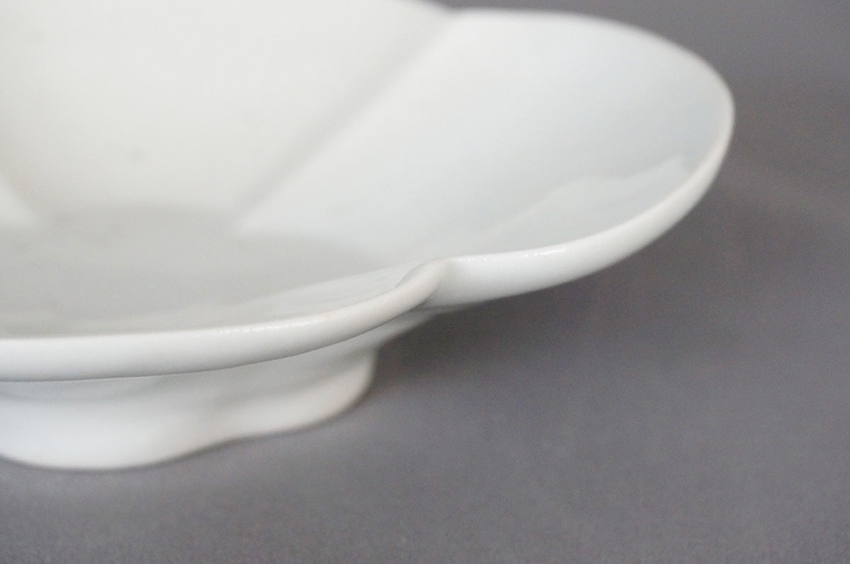 010 青白磁木瓜平向