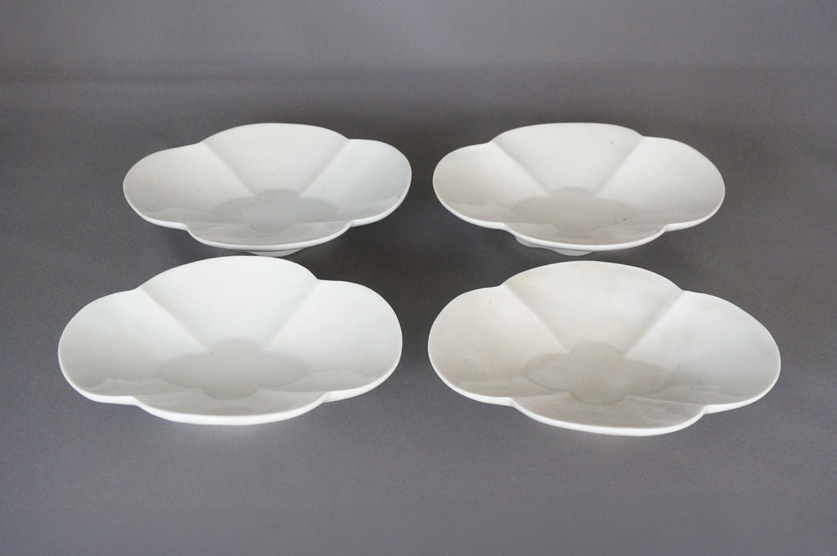 010 青白磁木瓜平向