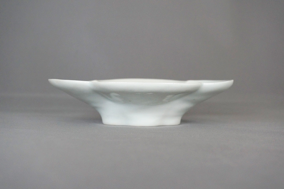 010 青白磁木瓜平向