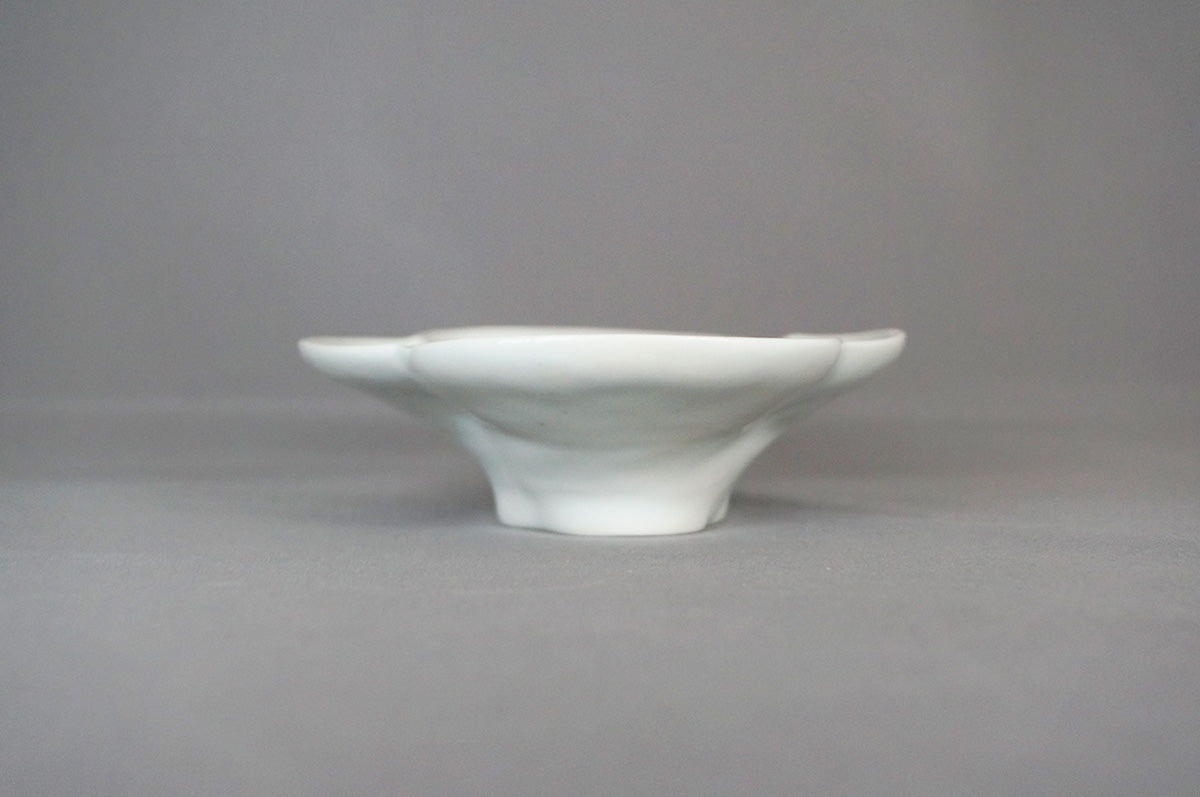 010 青白磁木瓜平向