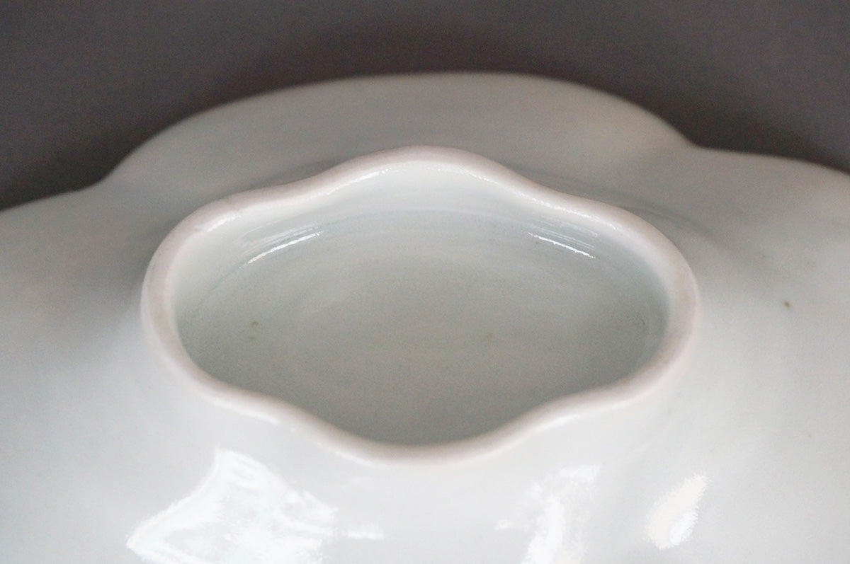 010 青白磁木瓜平向