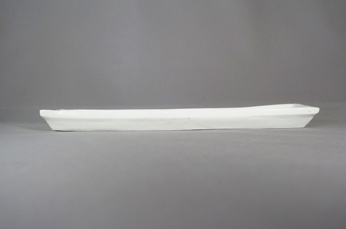 014 青白磁角長皿