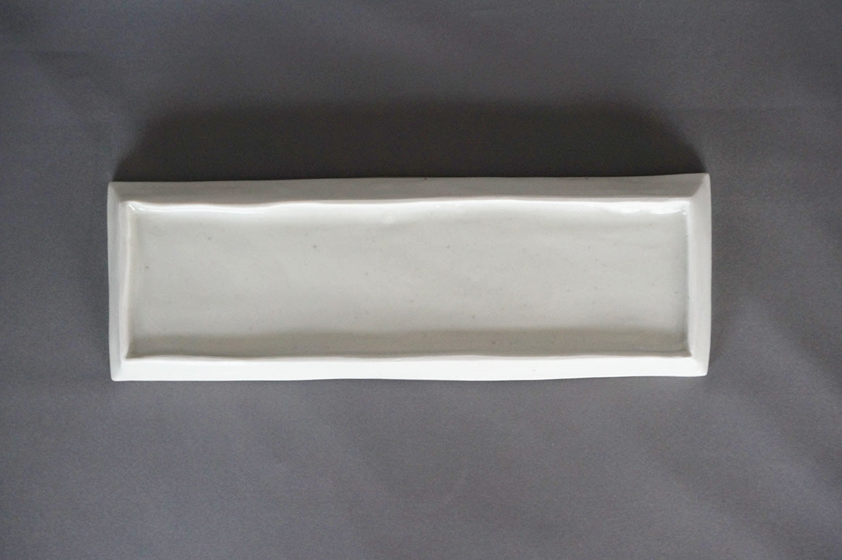 014 青白磁角長皿