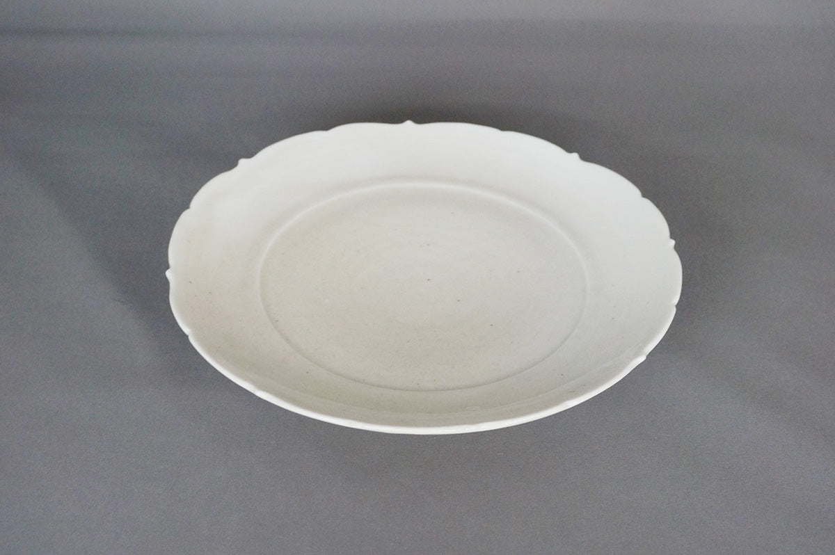 015 青白磁稜花皿 (6寸)