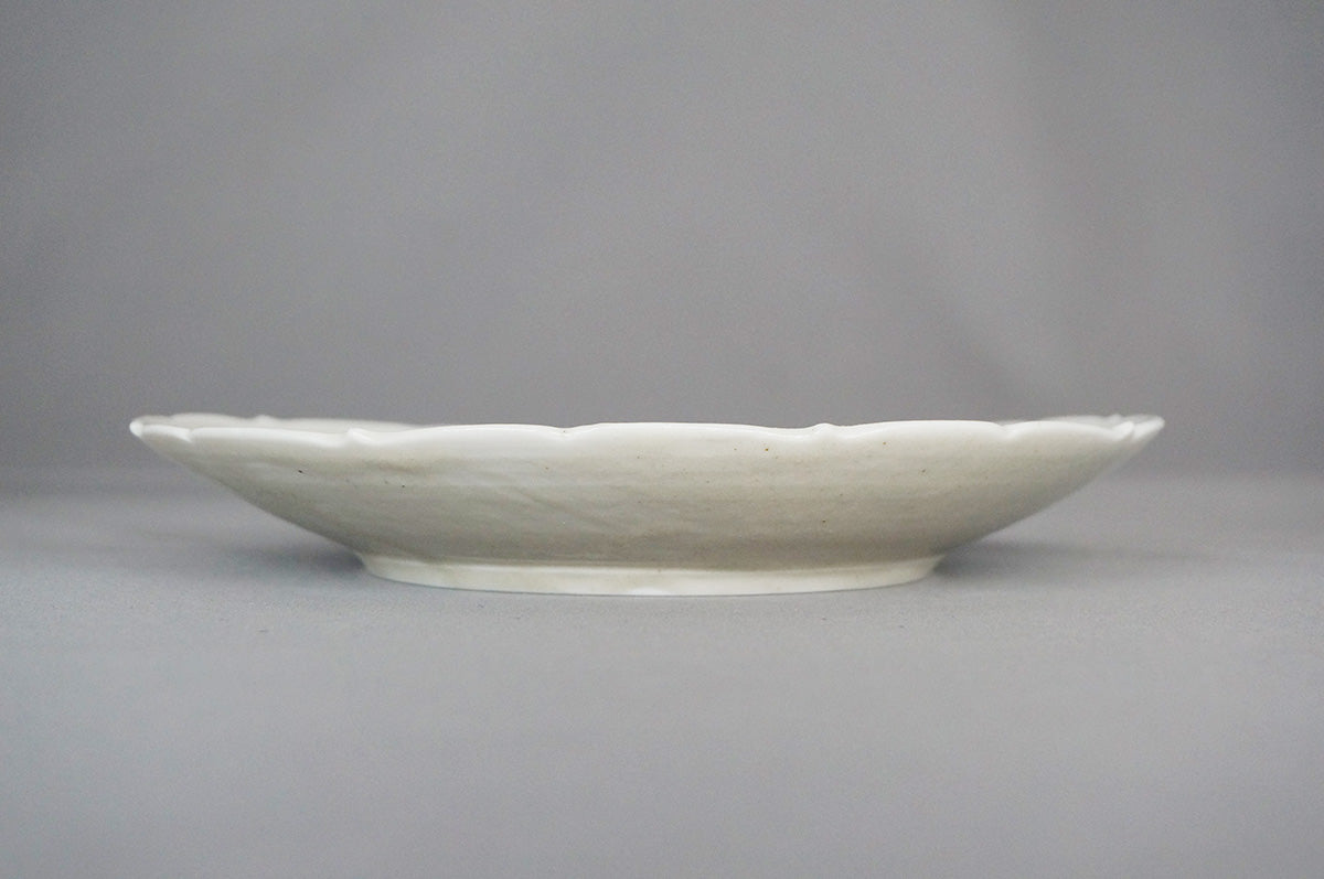 015 青白磁稜花皿 (6寸)