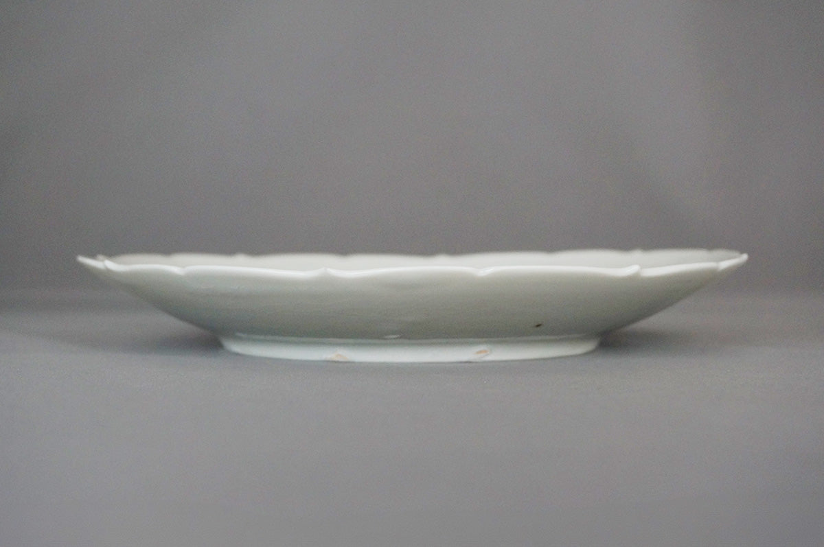 015 青白磁稜花皿 (6寸) 目跡あり