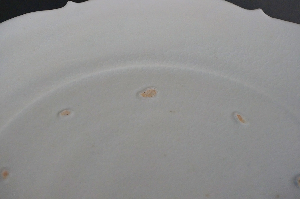 015 青白磁稜花皿 (6寸) 目跡あり