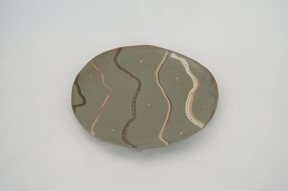 016 めりこみ皿（中）