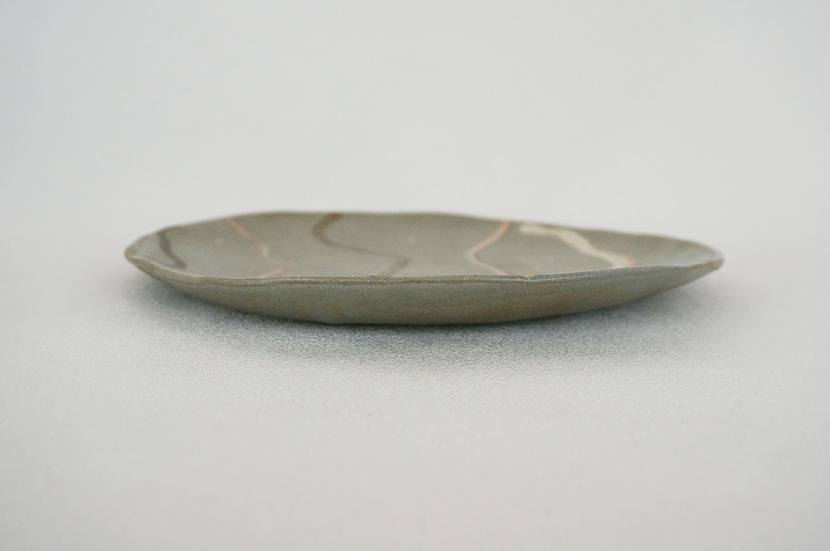 016 めりこみ皿（中）