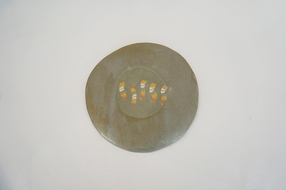 016 めりこみ皿（中）