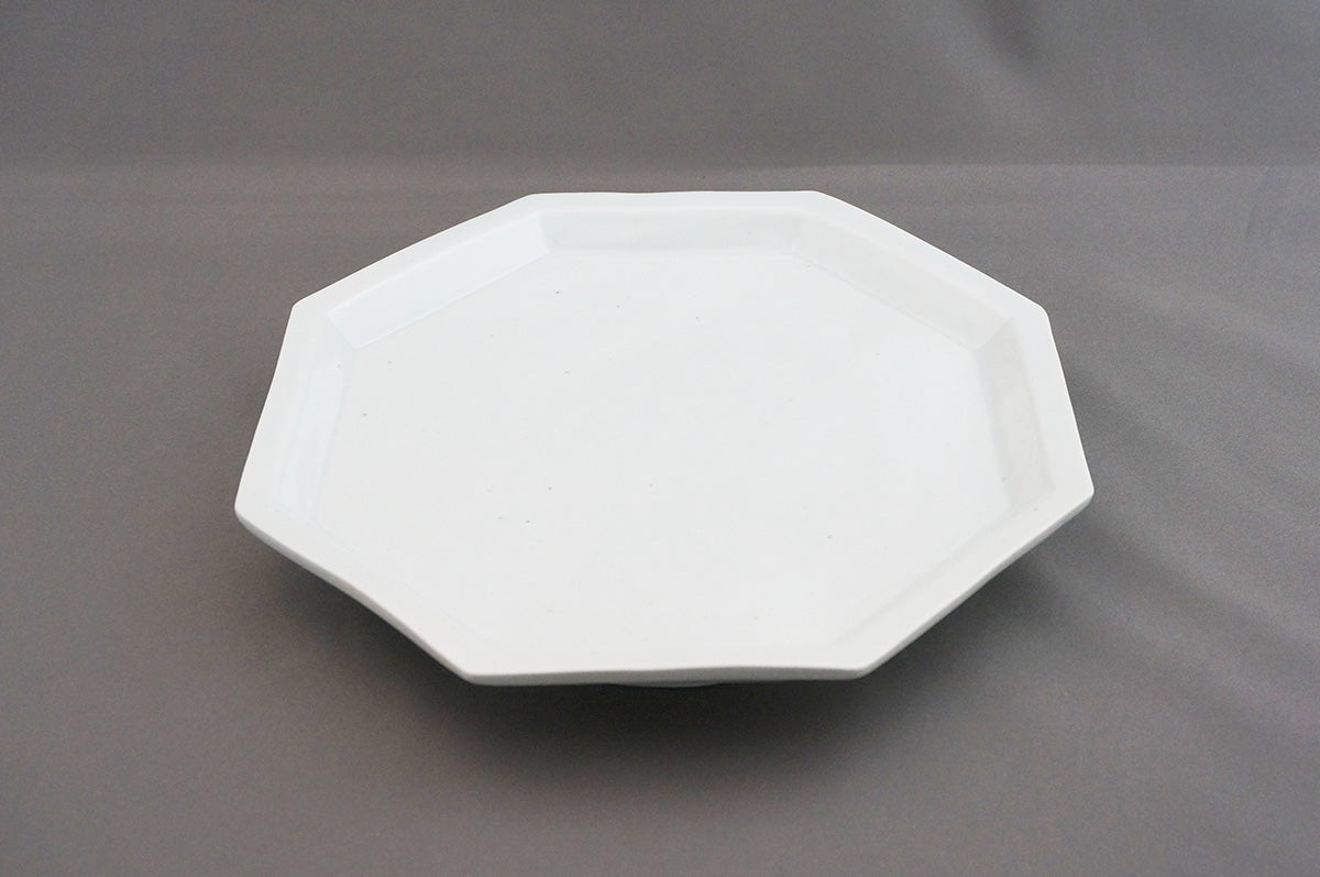 016 青白磁八角皿 (8寸)