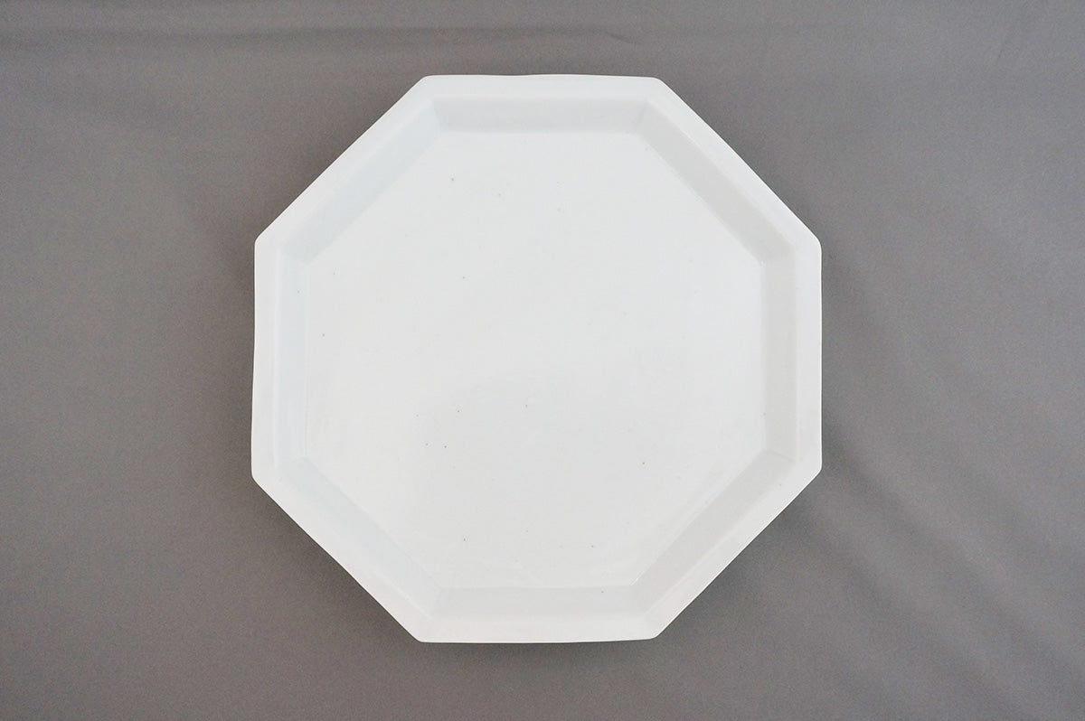 016 青白磁八角皿 (8寸)