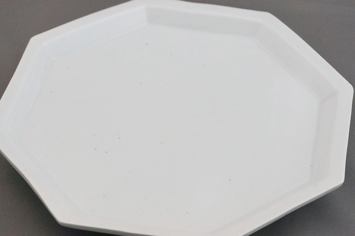 016 青白磁八角皿 (8寸)