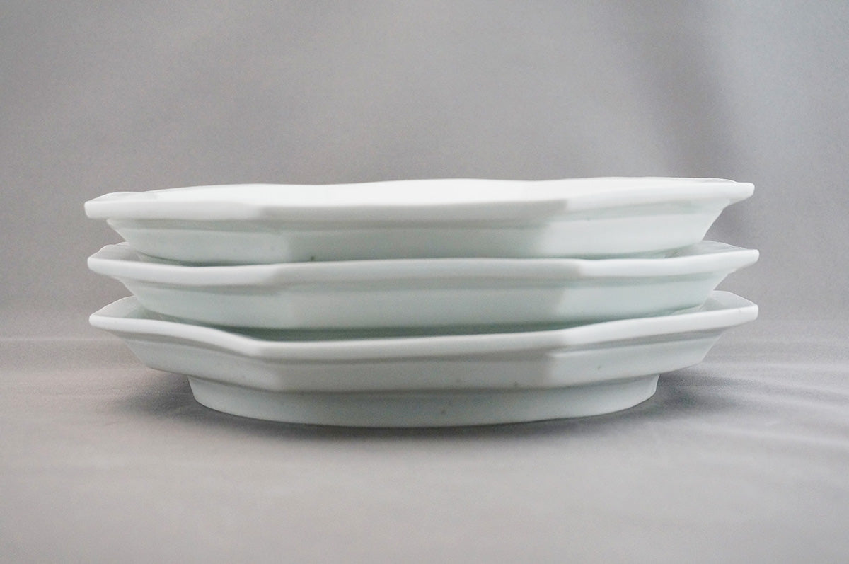 017 青白磁八角皿 (7寸)