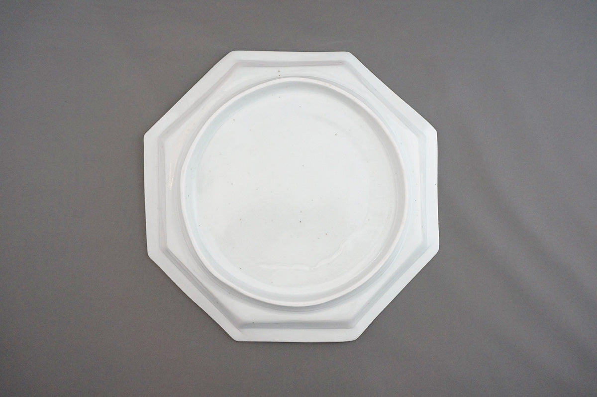 017 青白磁八角皿 (7寸)