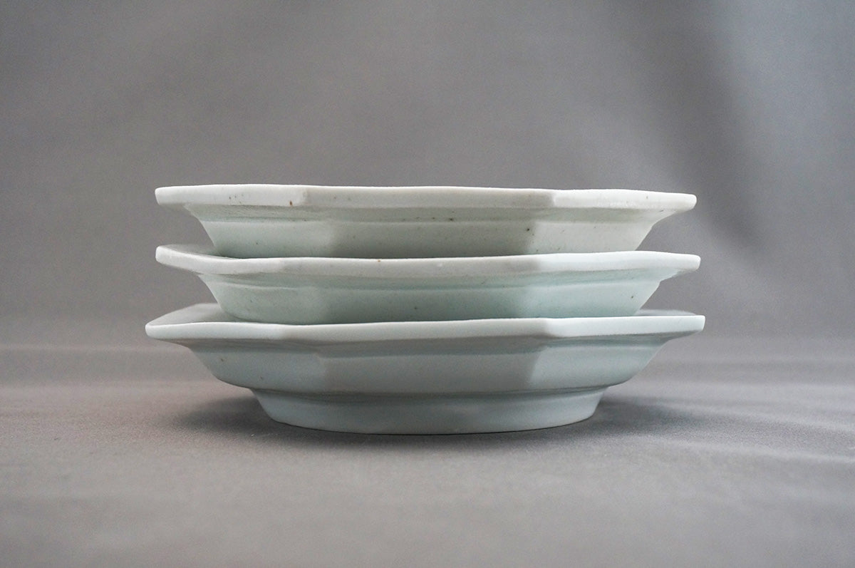 018 青白磁八角皿 (5寸)