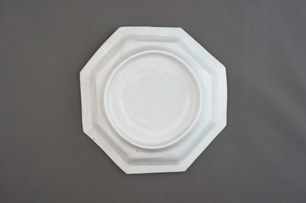 018 青白磁八角皿 (5寸)