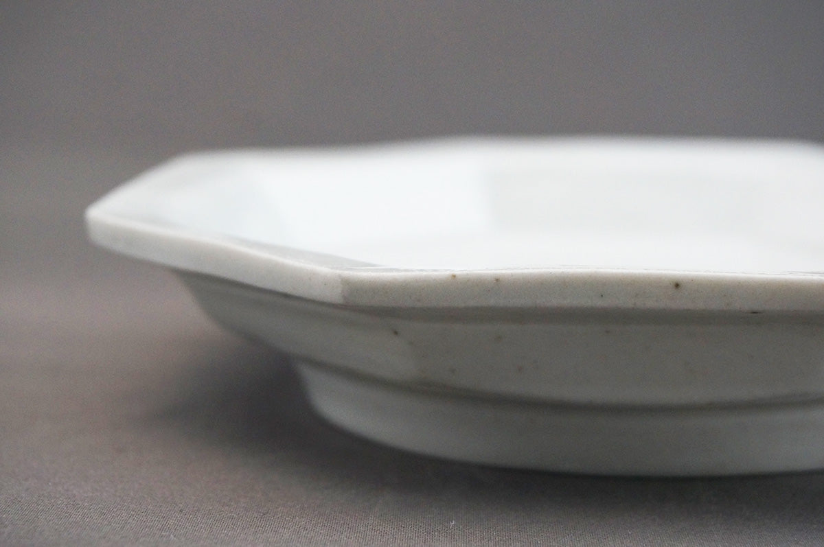 018 青白磁八角皿 (5寸)