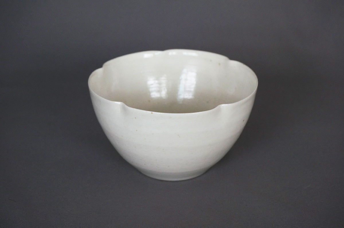 019 青白磁輪花深鉢 (小)