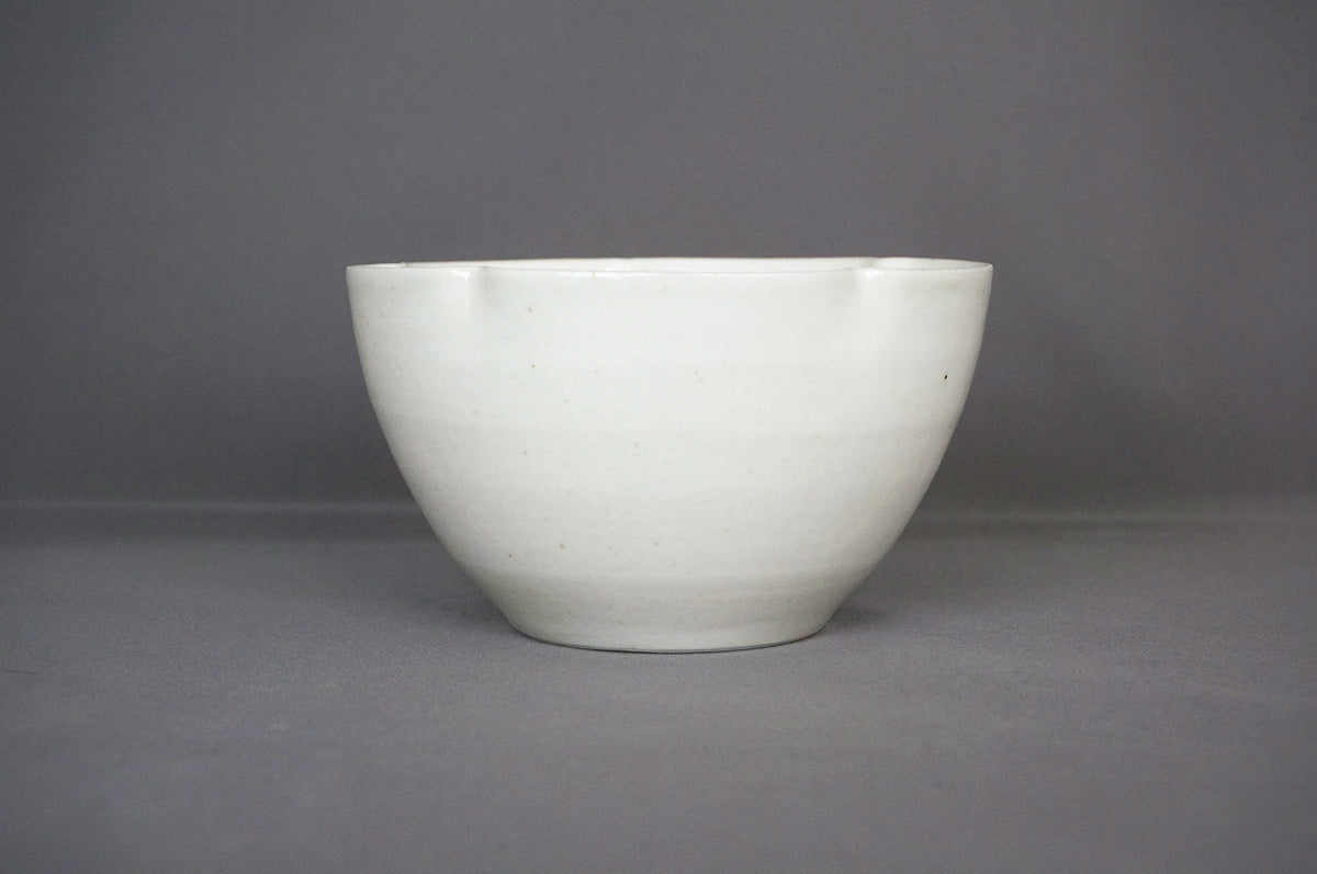 019 青白磁輪花深鉢 (小)