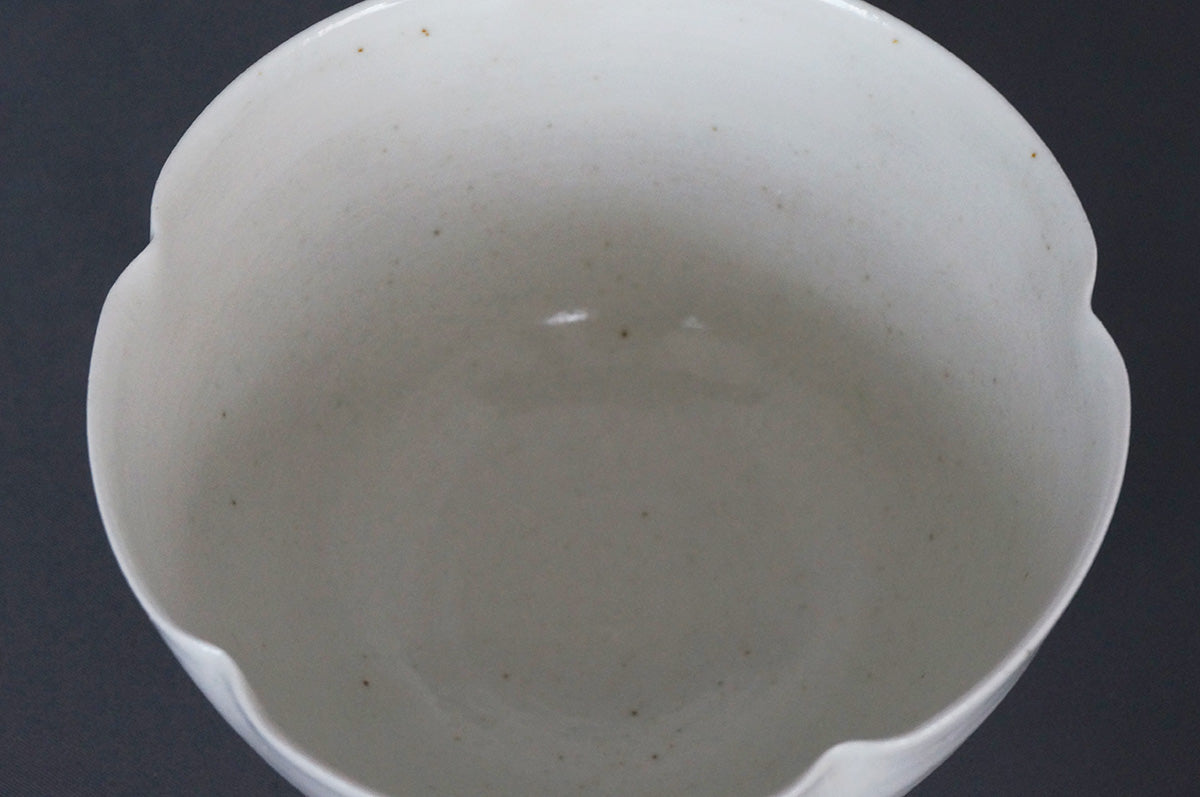 019 青白磁輪花深鉢 (小)