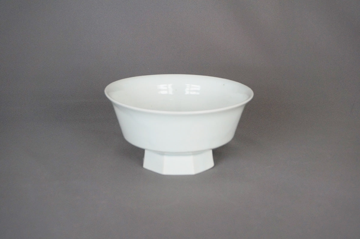 020 青白磁八角高台縁反小鉢 目跡あり